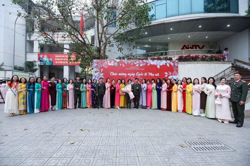 Phát huy vai trò của nữ cán bộ, chiến sĩ Cục Truyền thông CAND trong xây dựng lực lượng, văn hoá CAND -0