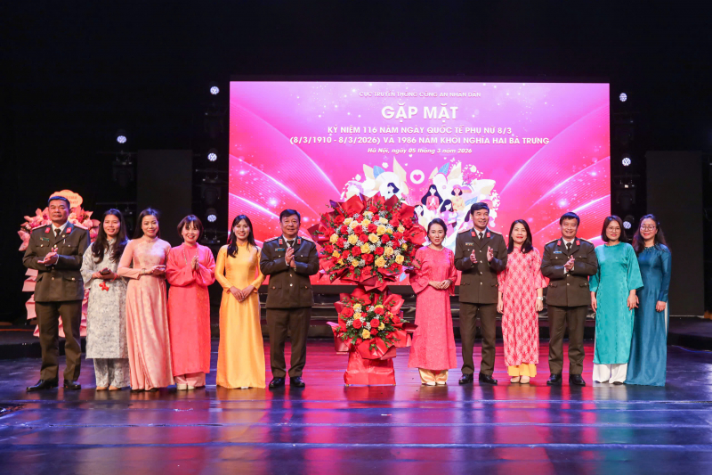 Phát huy vai trò của nữ cán bộ, chiến sĩ Cục Truyền thông CAND trong xây dựng lực lượng, văn hoá CAND -0