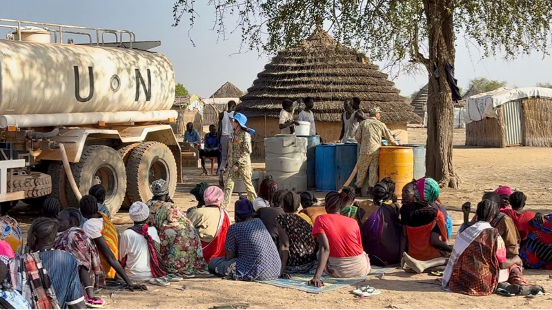 Chiến sĩ mũ nồi xanh Việt Nam xuyên đêm hỗ trợ người dân giữa điểm nóng Abyei -0