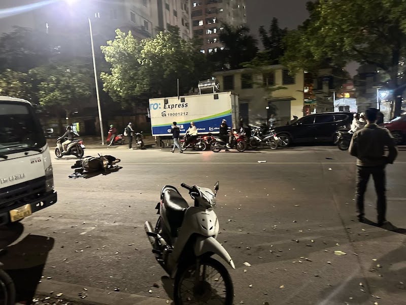 Ô tô mất lái gây tai nạn liên hoàn trên đường Nguyễn Chánh, lái xe  có nồng độ cồn -1