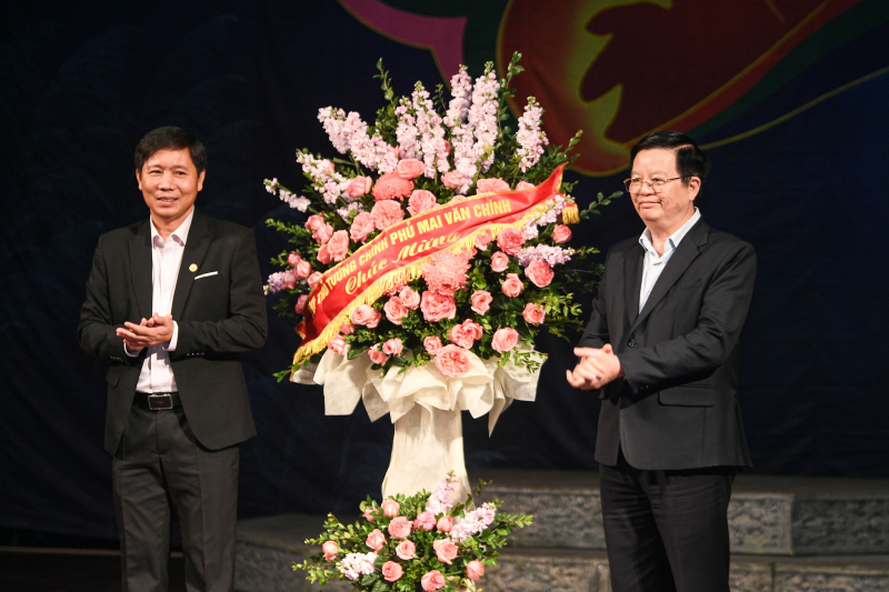 Cải lương miền Nam chinh phục khán giả phía Bắc -0