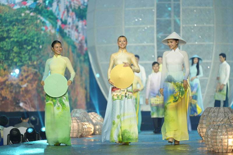 Ấn tượng đêm khai mạc Lễ hội áo dài TP Hồ Chí Minh năm 2026 -0