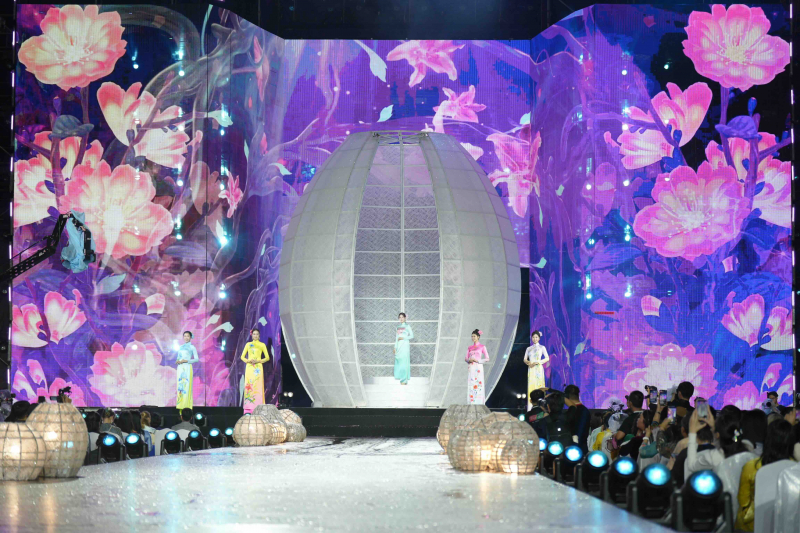 Ấn tượng đêm khai mạc Lễ hội áo dài TP Hồ Chí Minh năm 2026 -0