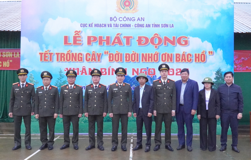 Cục Kế hoạch và Tài chính chung tay hướng về cộng đồng -1