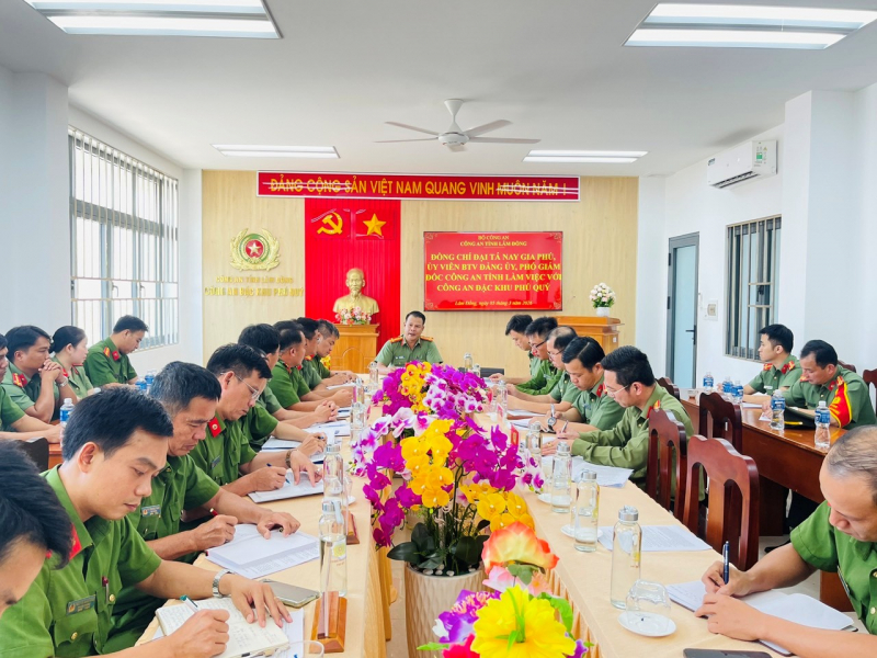 Công an Đặc khu Phú Quý đảm an ninh trật tự cho Ngày hội non sông -0