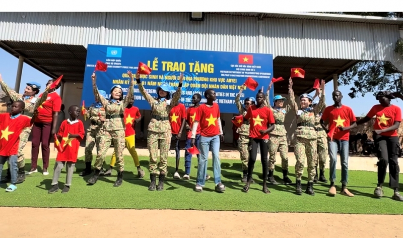 Những “bông hồng mũ nồi xanh” trên vĩ tuyến hòa bình Abyei -0