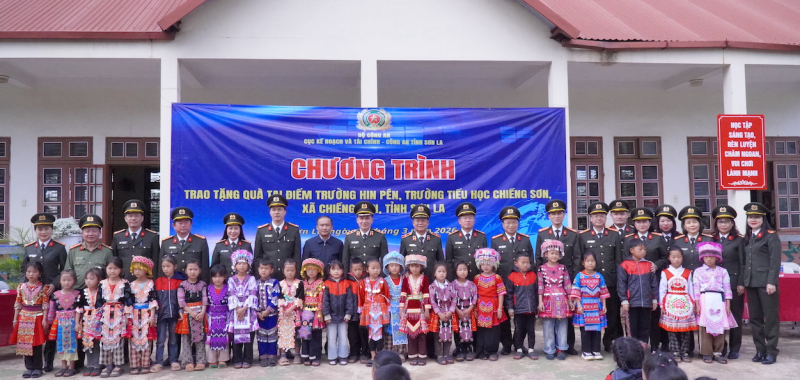 Cục Kế hoạch và Tài chính chung tay hướng về cộng đồng -1