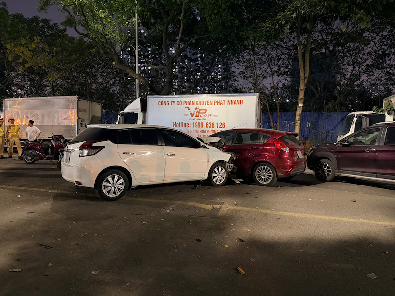 Xác định danh tính tài xế liên hoàn trên đường Nguyễn Chánh, lái xe  có nồng độ cồn -0