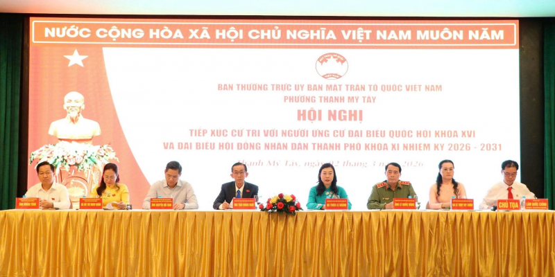 Deputy Minister Le Quoc Hung meets voters in Ho Chi Minh City -0