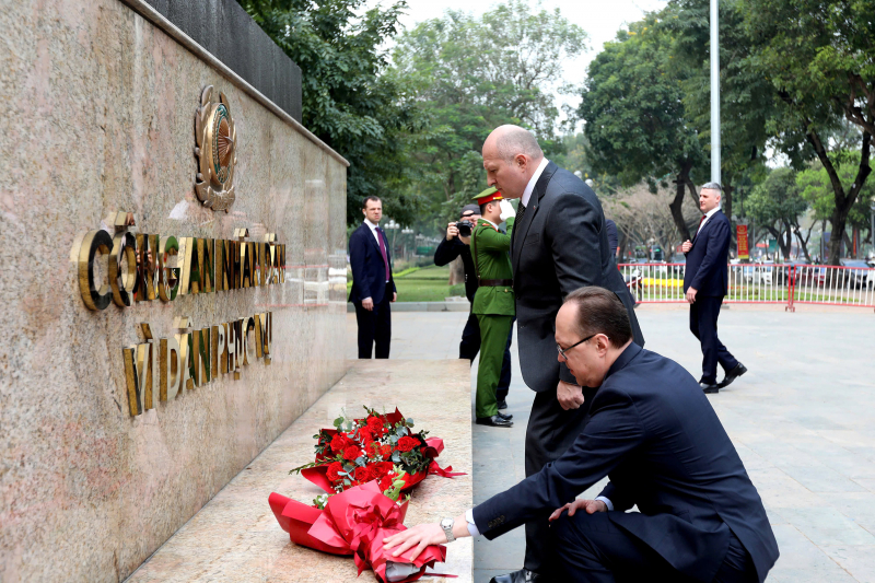 Cử chỉ tri ân của Bộ Tình trạng khẩn cấp Nga với lực lượng Công an nhân dân Việt Nam -1