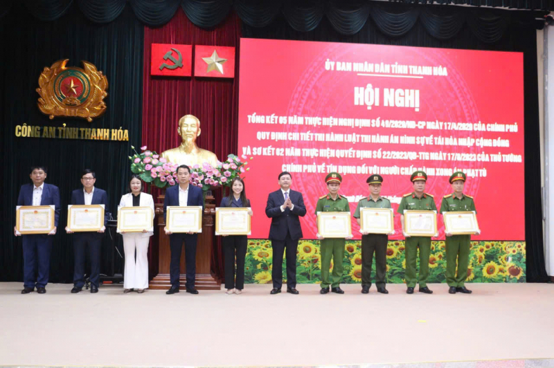 Gần 800 người chấp hành xong án phạt tù được vay vốn làm ăn -0