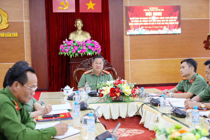 Công an TP Cần Thơ khẩn trương xây dựng 1.000 căn tặng gia đình khó khăn -0