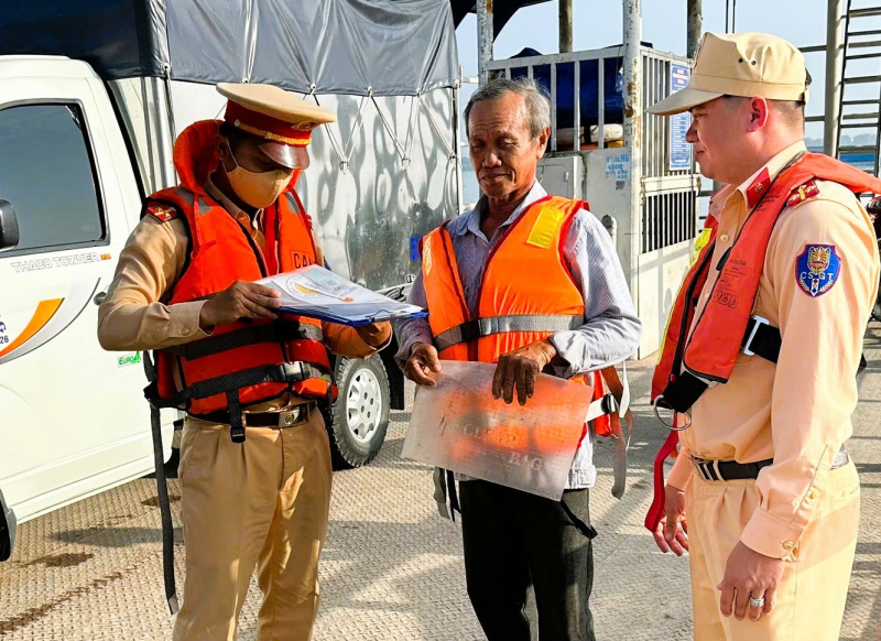 Tăng cường bảo đảm an toàn giao thông đường thủy ở Vĩnh Long -0