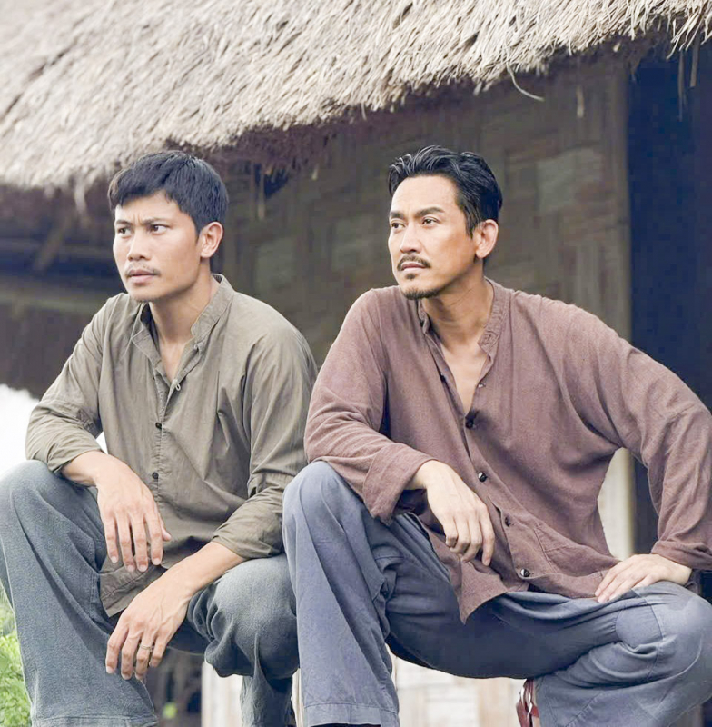 Chuyện về những nghệ sĩ hóa thân trong “Tận hiến” -0