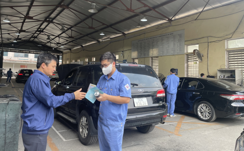 Đạp hết ga khi đăng kiểm xe dầu: Có làm hỏng động cơ? -0