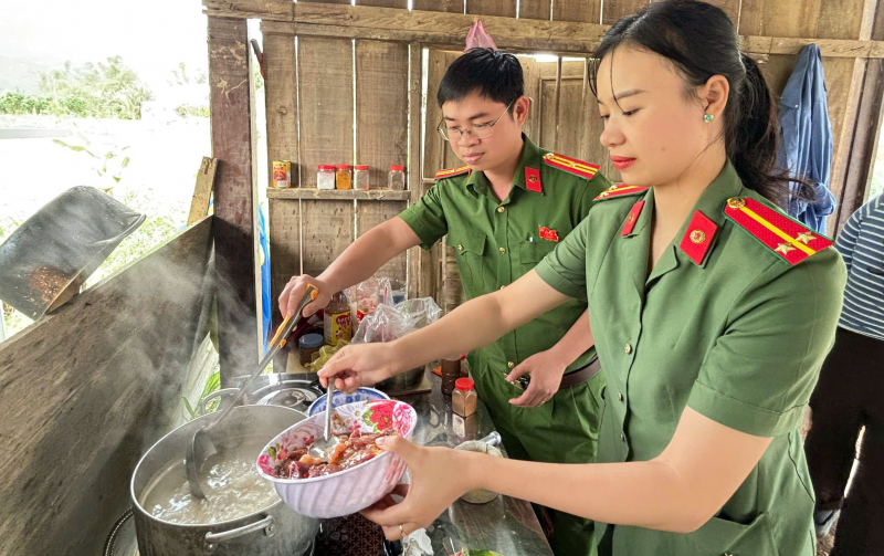 Những “bông hoa” tươi thắm của Công an cấp xã ở Đà Nẵng -0