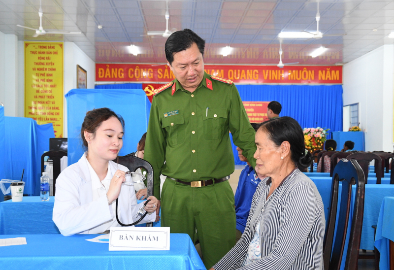 Công an các tỉnh miền Tây tăng cường công tác tuyên truyền bầu cử -0