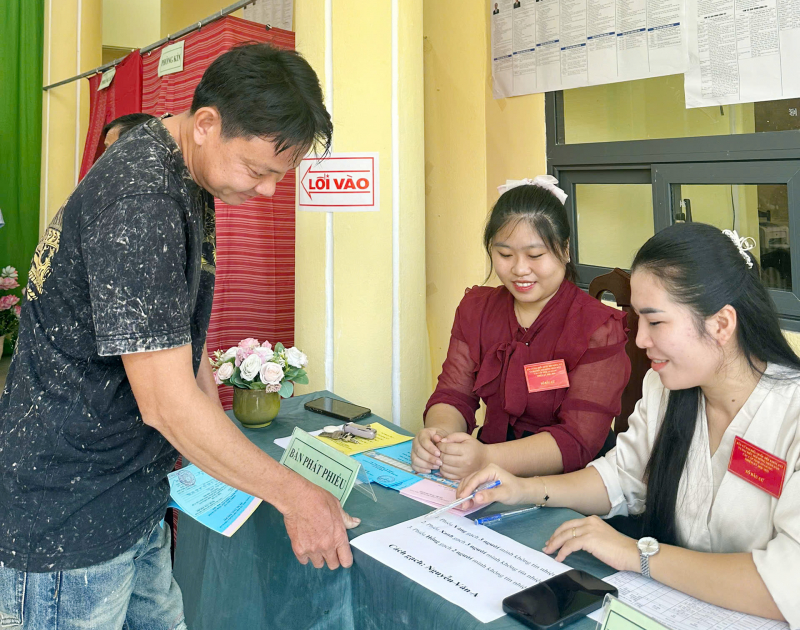 Cử tri đặc khu Thổ Châu nô nức đi bỏ phiếu bầu cử sớm -0