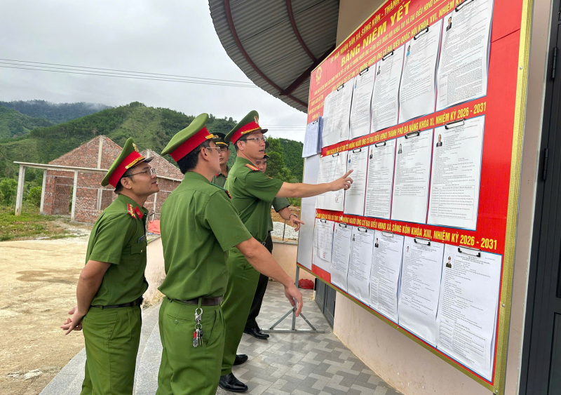 “Lá chắn thép” bảo vệ bầu cử nơi biên cương, biển đảo tại miền Trung  -0