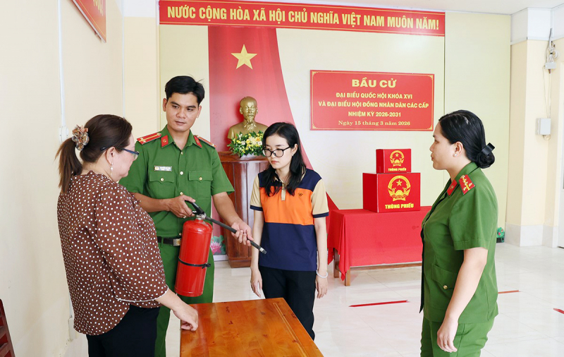 Bảo đảm an toàn phòng cháy, chữa cháy tại các điểm bầu cử ở miền Tây Nam Bộ -0
