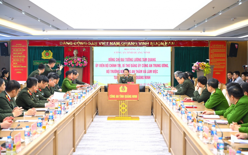 Minister Luong Tam Quang works with Quang Ninh Provincial Police Department -0