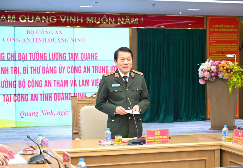 Minister Luong Tam Quang works with Quang Ninh Provincial Police Department -0