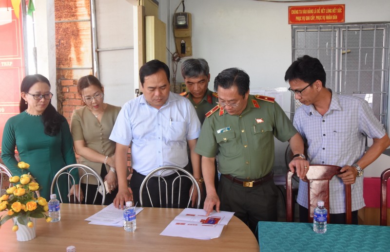 Công an Đồng Tháp tổng lực bảo vệ ANTT trước “ngày hội non sông” -0