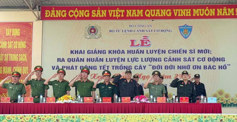 Trung đoàn CSCĐ Tây Nam Bộ ra quân huấn luyện năm 2026 -1