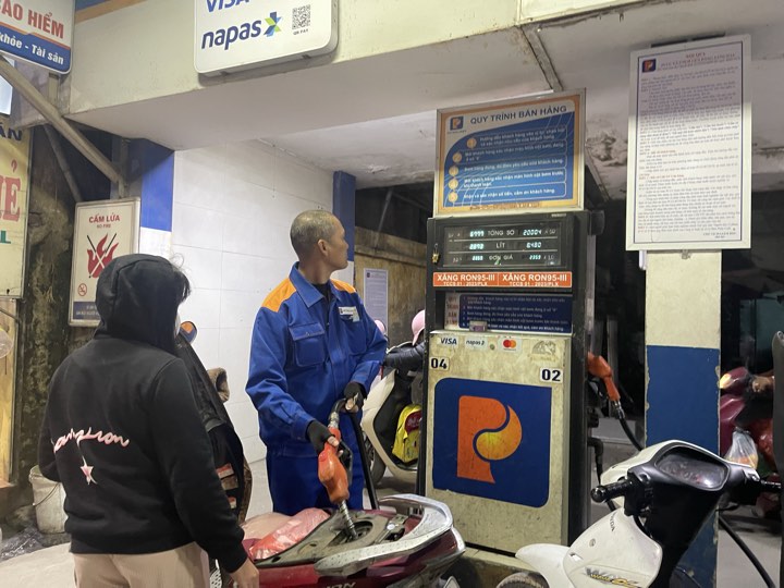 Đề nghị kiểm tra đầu mối xăng dầu gây thiếu hàng, ngừng bán, đóng cửa cây xăng -0