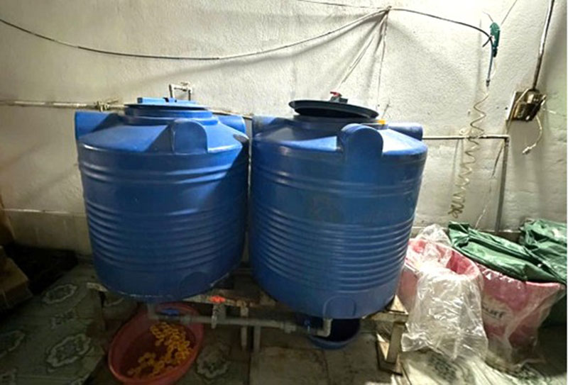 Khởi tố, bắt tạm giam bị can sản xuất dấm ăn giả với số lượng lớn -1