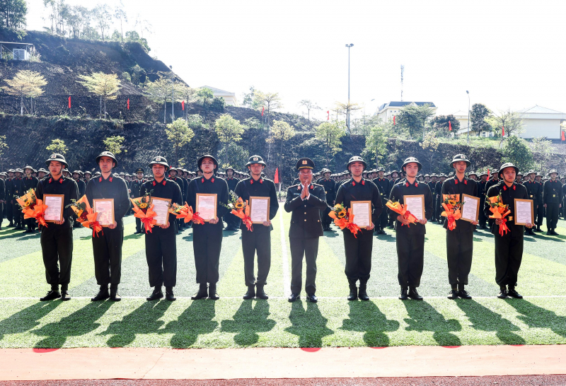 465 chiến sĩ nghĩa vụ Cảnh vệ bắt đầu hành trình rèn luyện -0