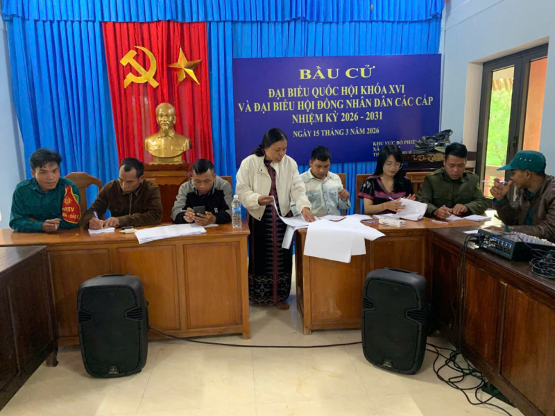 Phát huy vai trò già làng, trưởng bản trước “Ngày hội non sông” -0