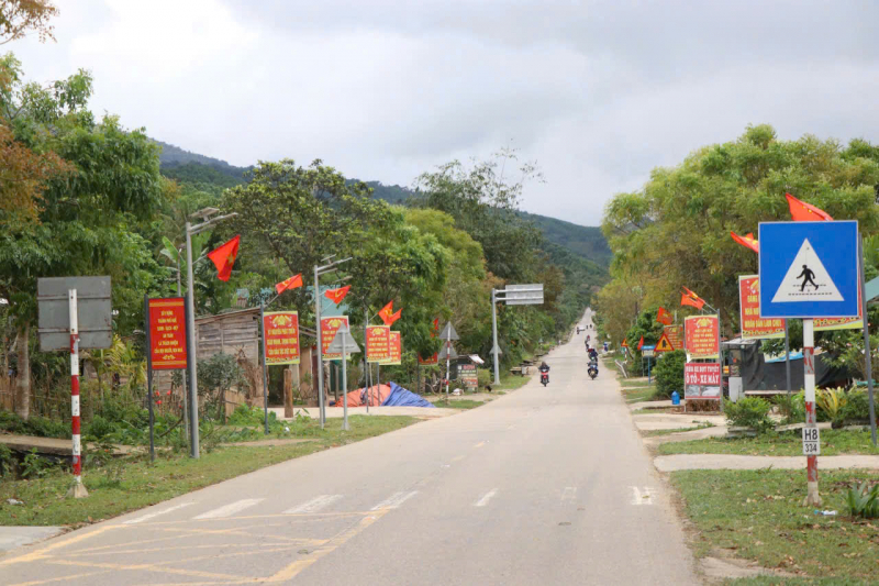 Phát huy vai trò già làng, trưởng bản trước “Ngày hội non sông” -0