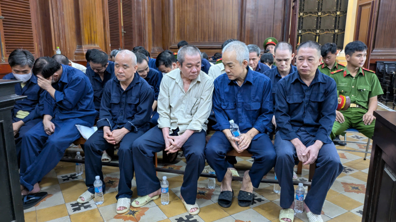 Xét xử 30 bị cáo trong vụ án cấp chứng chỉ lái xe trái phép xảy ra tại 5 trung tâm đào tạo thuộc Trường Cao đẳng GTVT TƯ 3 -0