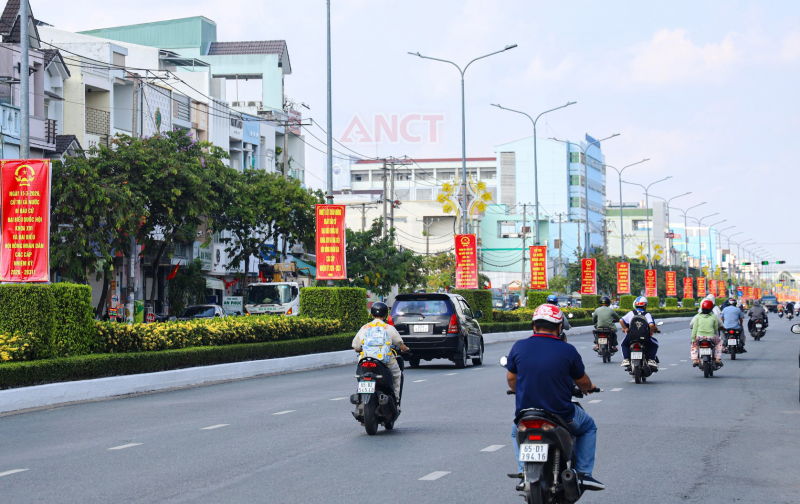 Vững vàng an ninh cho ngày hội của toàn dân -2