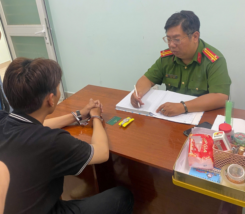 Chiếc đồng hồ Rolex hơn 274 triệu đồng “bỗng dưng biến mất” sau khi đưa bạn trai về nhà ăn uống -0