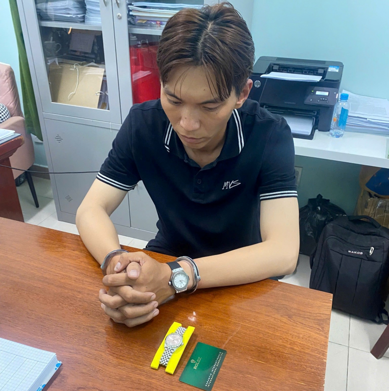 Chiếc đồng hồ Rolex hơn 274 triệu đồng “bỗng dưng biến mất” sau khi đưa bạn trai về nhà ăn uống -1