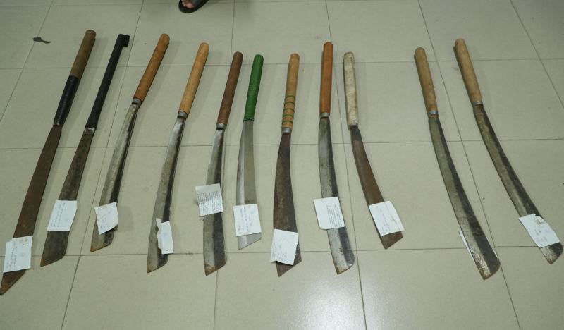 Triệt phá băng nhóm dùng hung khí giải quyết mâu thuẫn -0