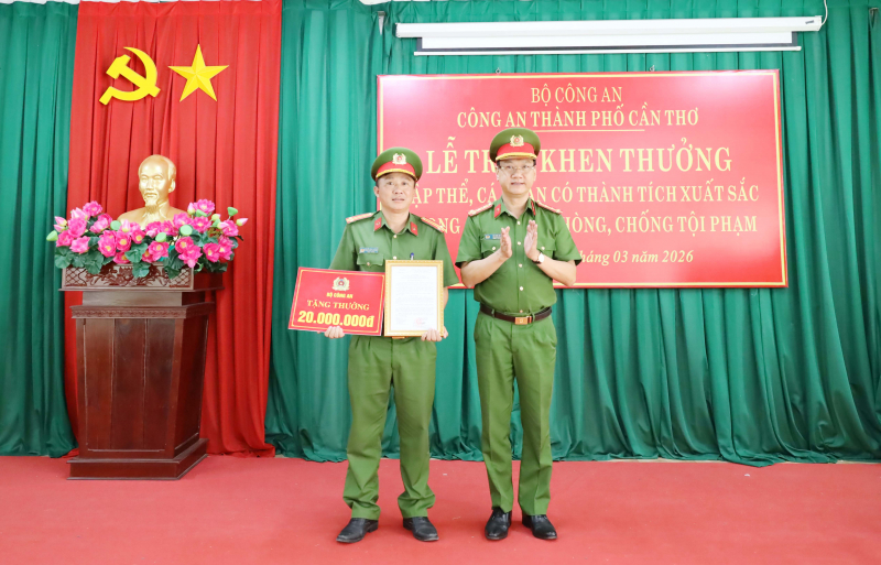 Bộ Công an khen thưởng đột xuất Công an phường ở Cần Thơ -0