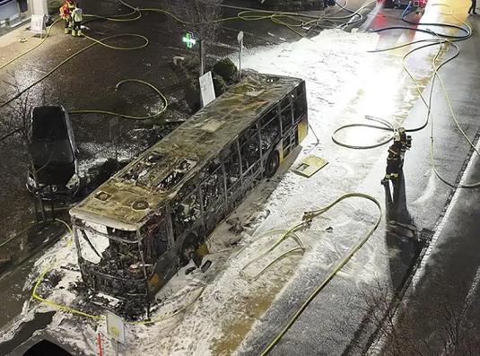 Thụy Sĩ điều tra nghi án cố ý trong vụ cháy xe buýt gây thương vong -0