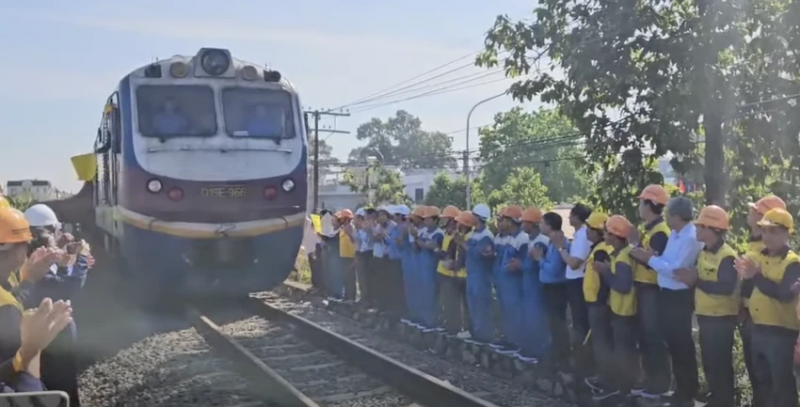 Đường sắt Bắc - Nam chính thức thông tuyến trở lại -0