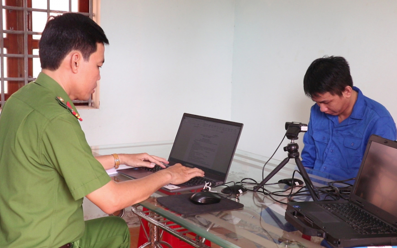 mvi_1214.00_00_01_35.still001.jpg -0