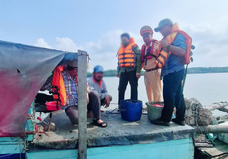 Siết chặt an toàn giao thông đường thủy trên địa bàn Đồng Nai -0