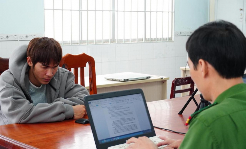 Công an vùng sông nước Tây Nam bộ phòng ngừa, trấn áp tội phạm ngay từ địa bàn cơ sở -0