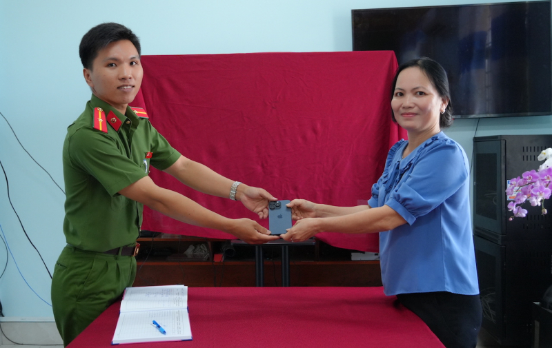 Công an vùng sông nước Tây Nam bộ phòng ngừa, trấn áp tội phạm ngay từ địa bàn cơ sở -0