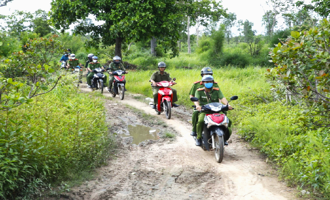 Công an xã biên giới Đắk Lắk: Siết chặt an ninh biên giới, đảm bảo tuyệt đối an toàn cho ngày hội bầu cử -0