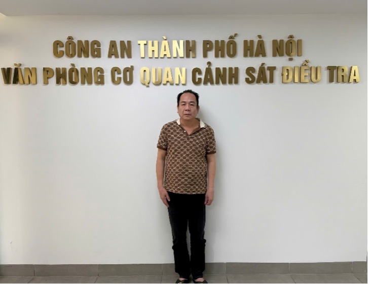 Vận động nhiều đối tượng truy nã ra đầu thú -0