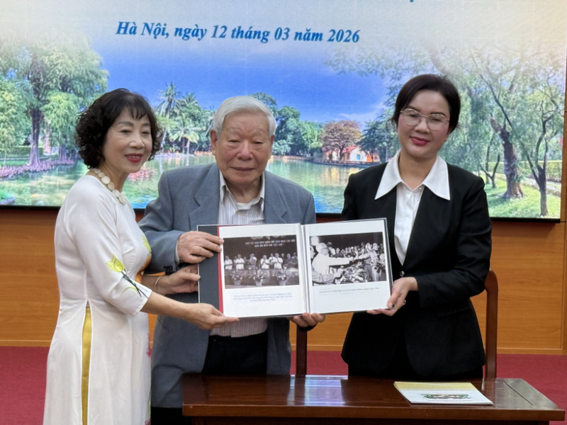 Relic site receives valuable documentary photographs of President Ho Chi Minh -0