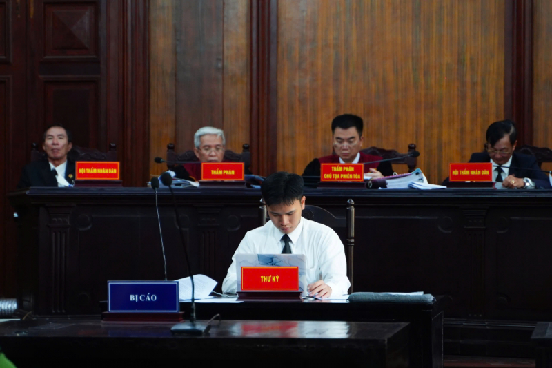 Các thành viên nhóm “Phế liệu chiến tranh BW” lãnh án -0