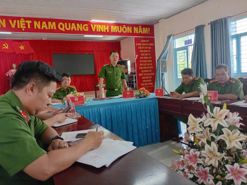 Công an vùng sông nước Tây Nam bộ phòng ngừa, trấn áp tội phạm ngay từ địa bàn cơ sở -0